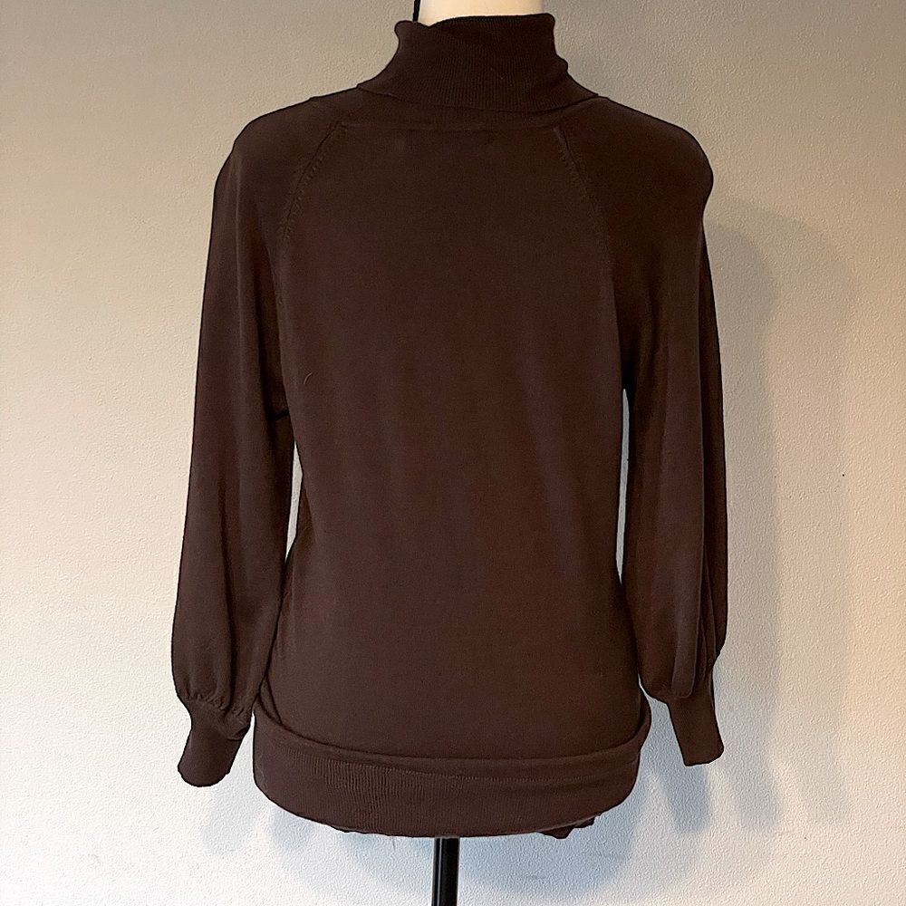 Express Design Studio, Brown, Fitted, High Neck, Sweater. Size Medium.